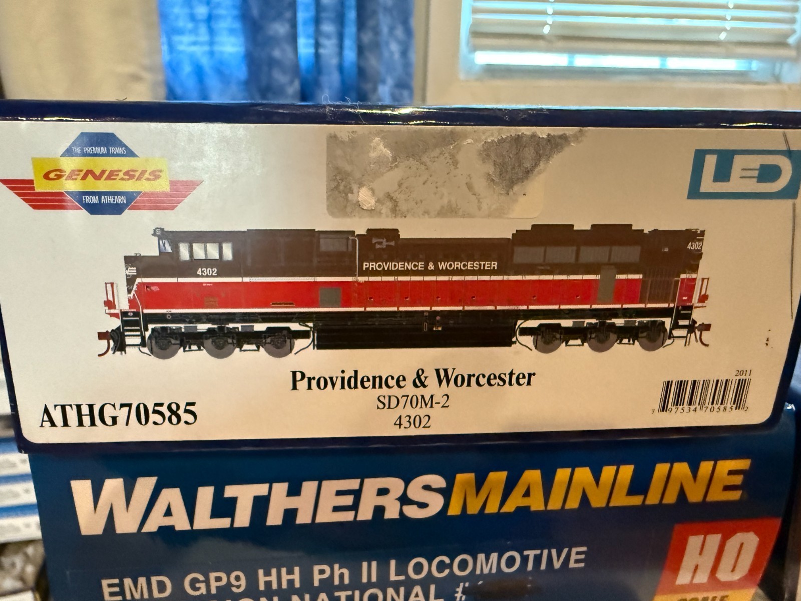 HO SCALE LOCOMOTIVE Athearn GENESIS PROVIDENCE & WORCESTER SD70M-2DCC READy#4302
