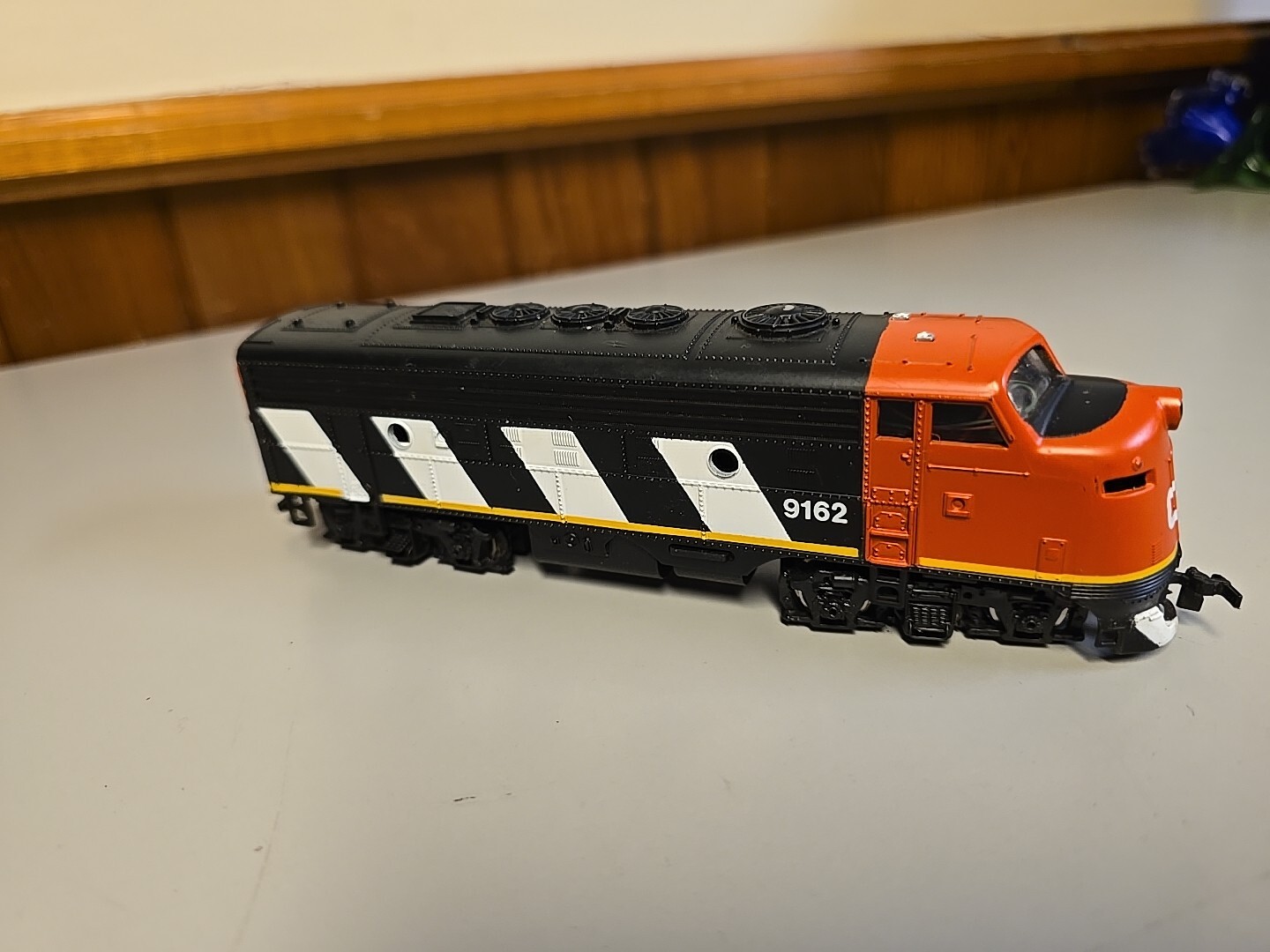 Bachmann Cox HO Scale Canadian National Diesel Locomotive CN #9162 Vintage…