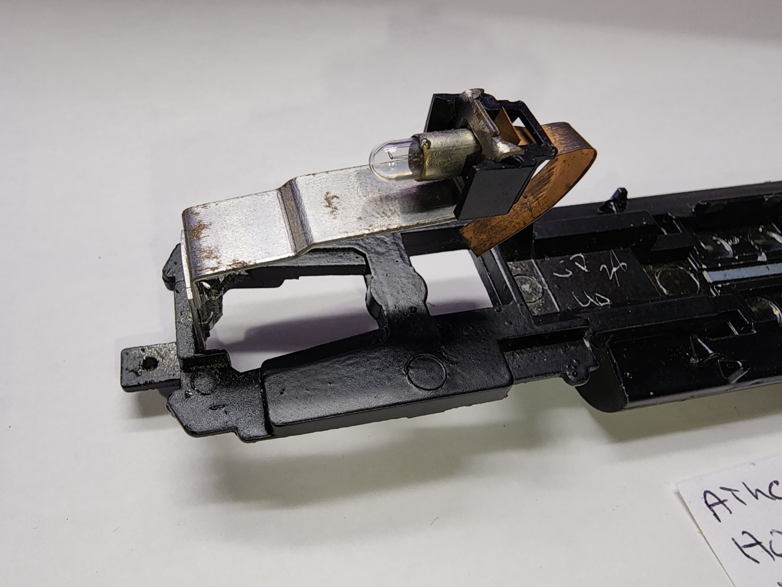 GP38 ATHEARN HO SCALE DIECAST METAL UNDERFRAME CHASSIS HEADLIGHT ASSEMBLY LOT
