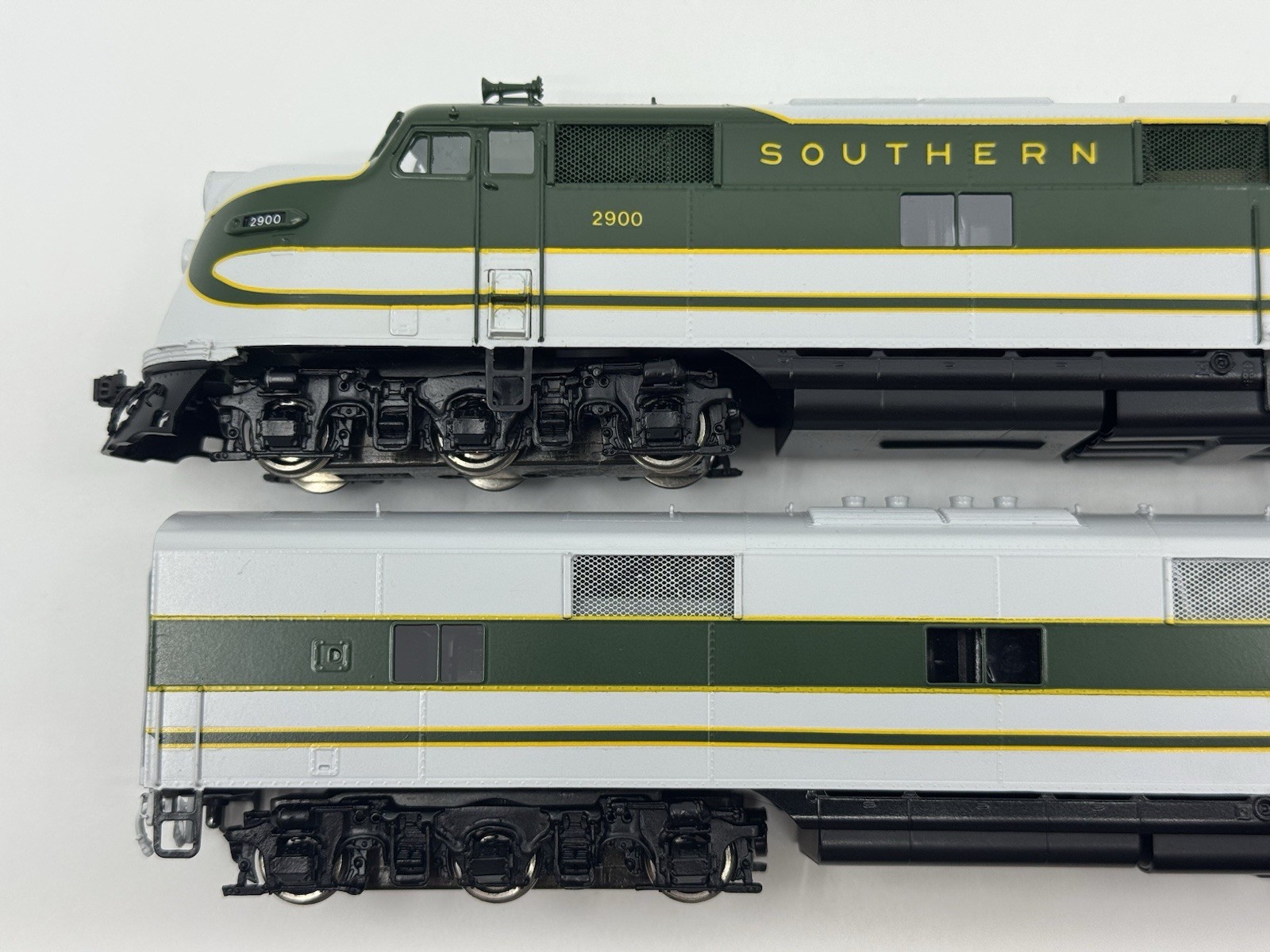 HO CIL 2043.1 Brass Southern Railway EMD E6A & E6B Diesel Locomotive Set