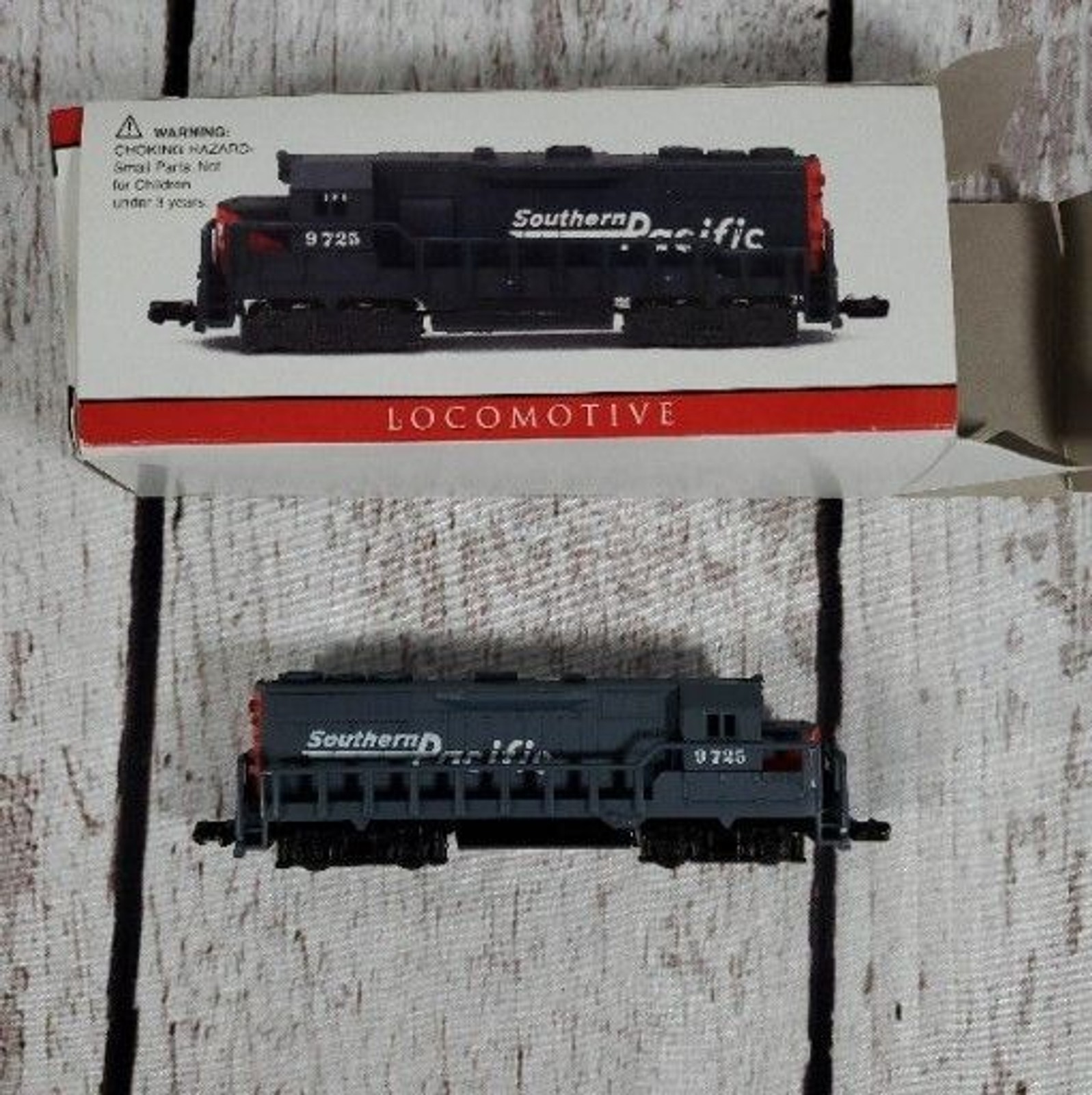 Southern Pacific SP 9725 Diesel Locomotive Coal Car High Speed Metal Products
