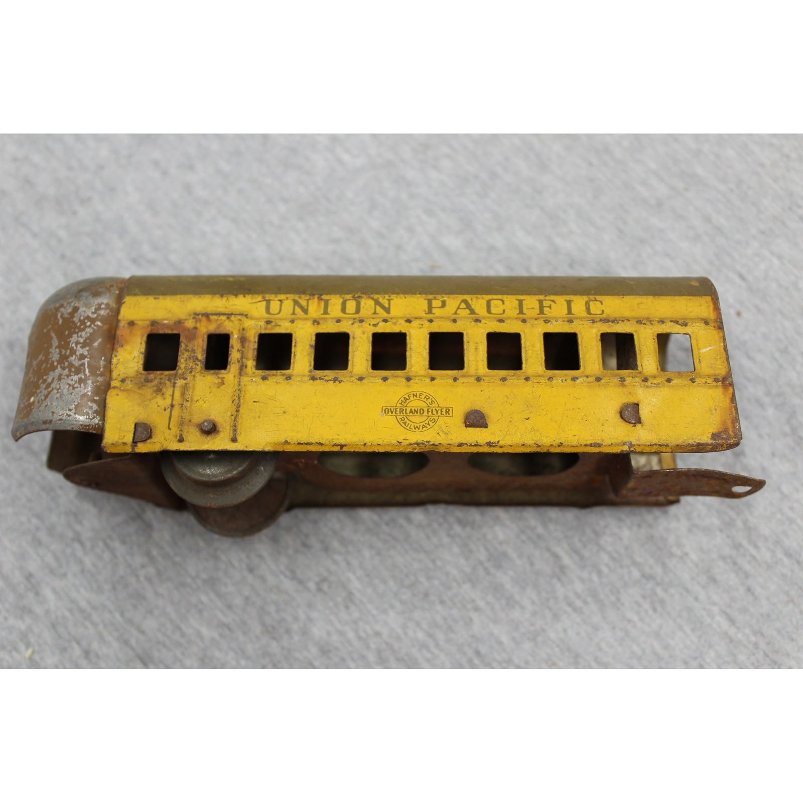 Hafner Wind Up Train Yellow Union Pacific M-10000 Overland Flyer Tinplate Track