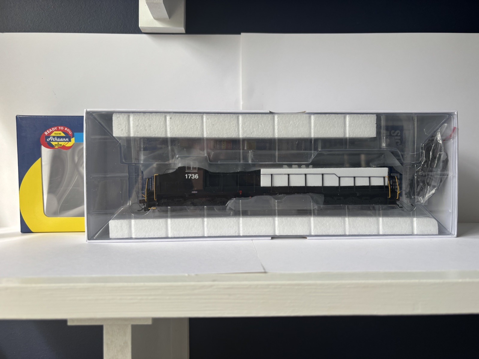 Retired – Athearn Norfolk and Western engine (1736) DCC sound ready – NEW in BOX