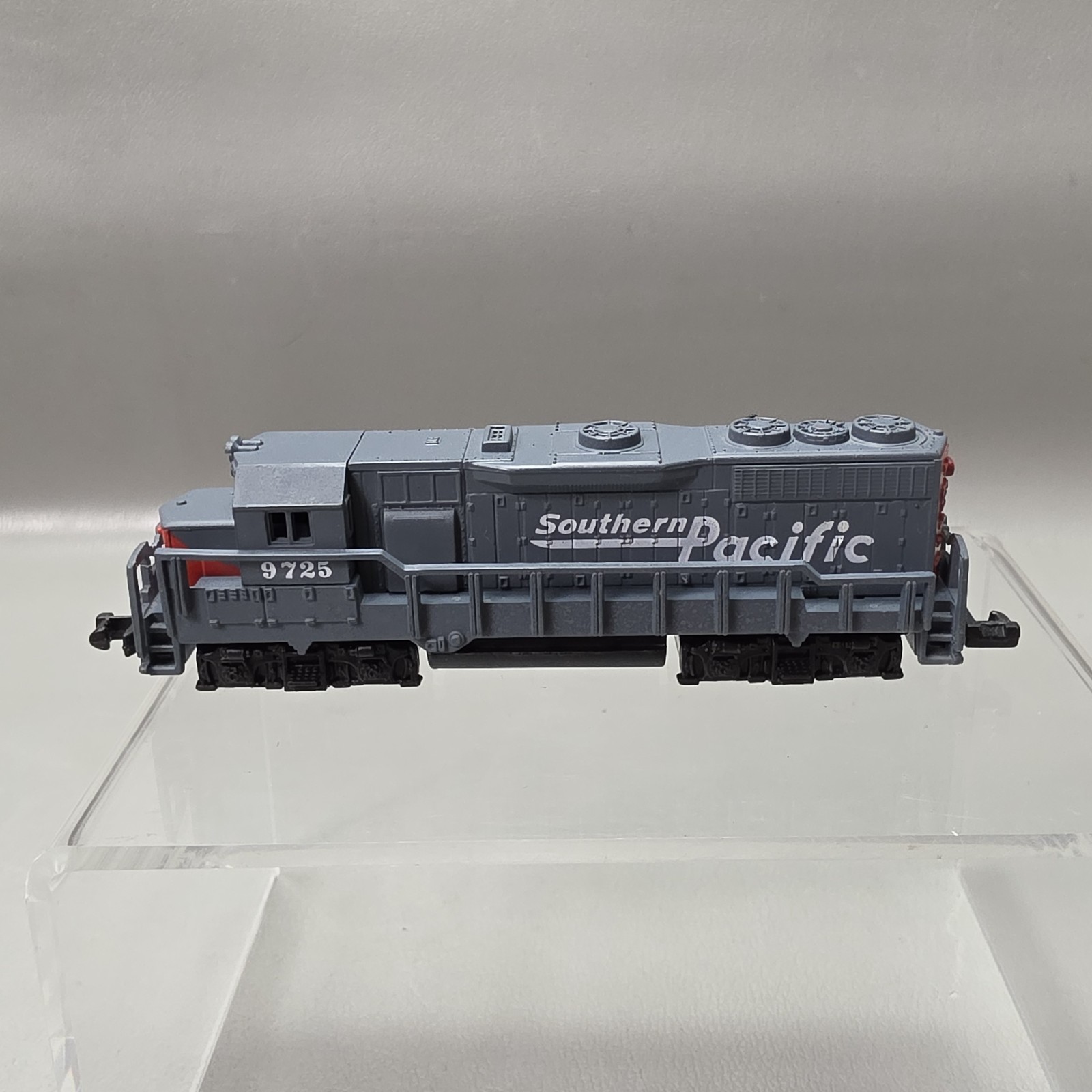 High Speed Metal Products Southern Pacific N Scale Engine 9725 Gray Dummy