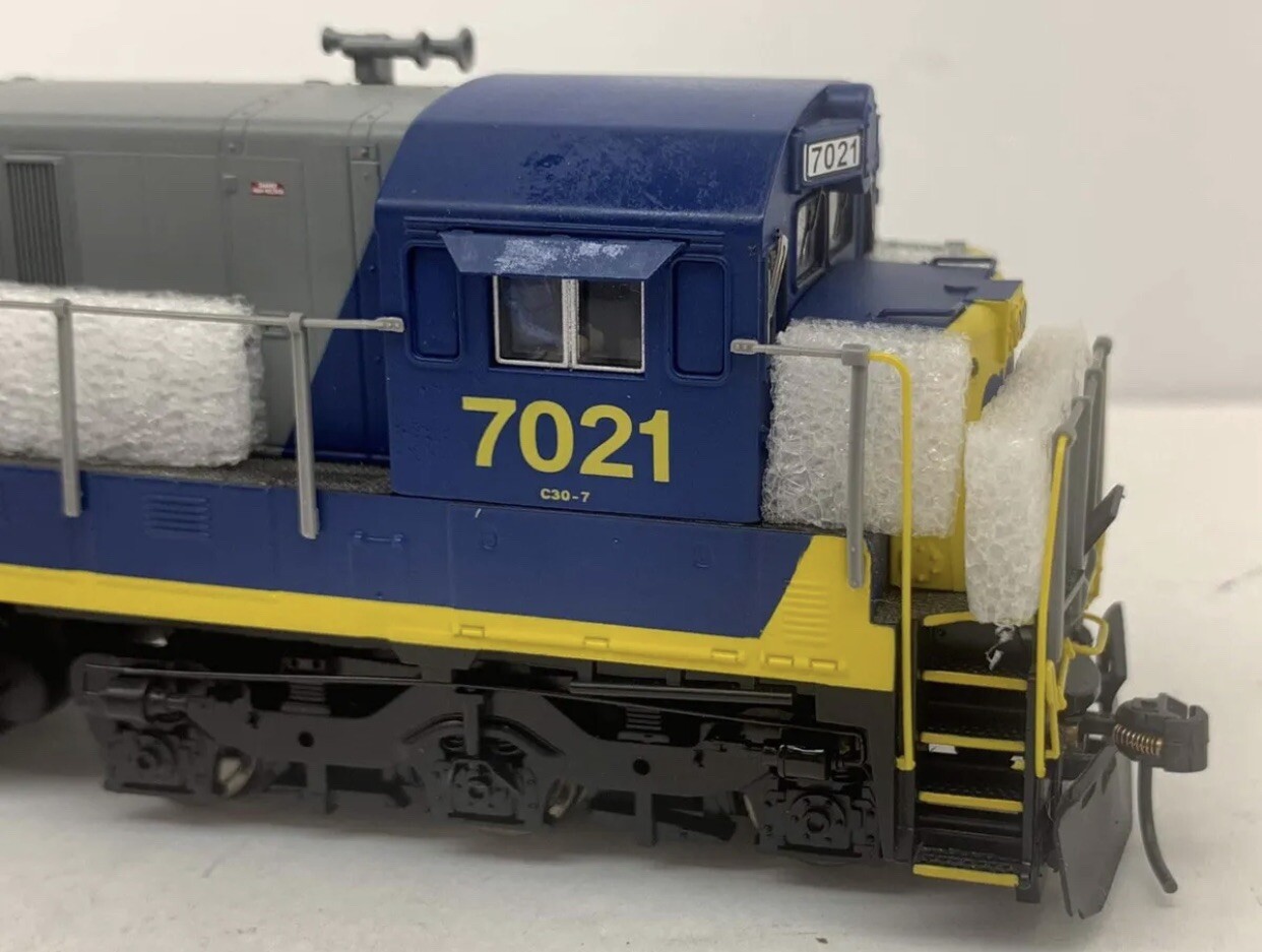 Paragon2 Broadway Limited HO #7021 CSX #2447 GE C30-7 W/ DC DCC Sound Locomotive