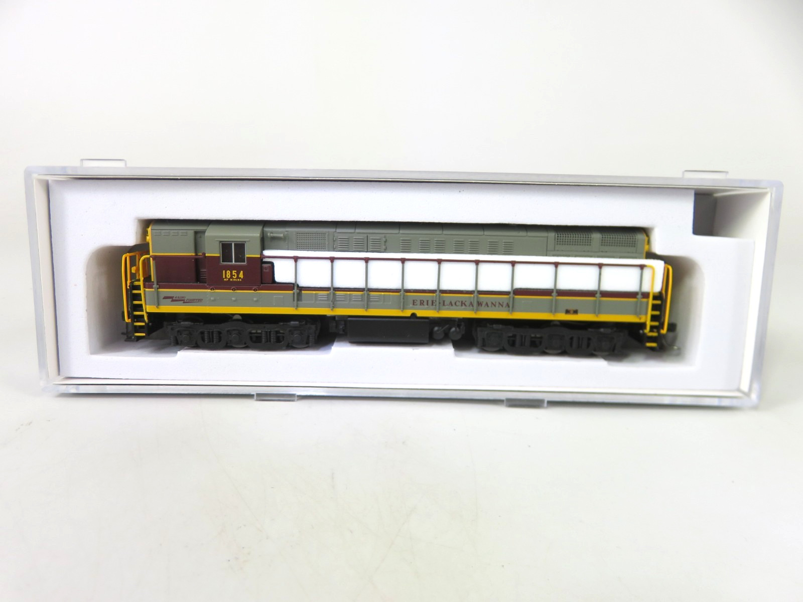 Atlas 40 005 383 N Scale Erie Lackawanna FM H24-66 Train Master Locomotive #1854