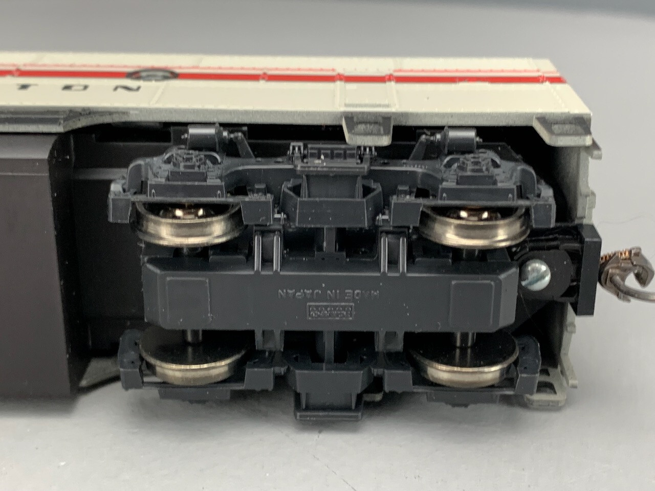 HO Stewart 8221 F3B PH II Locomotive CB&Q Low Fans Powered HO4106