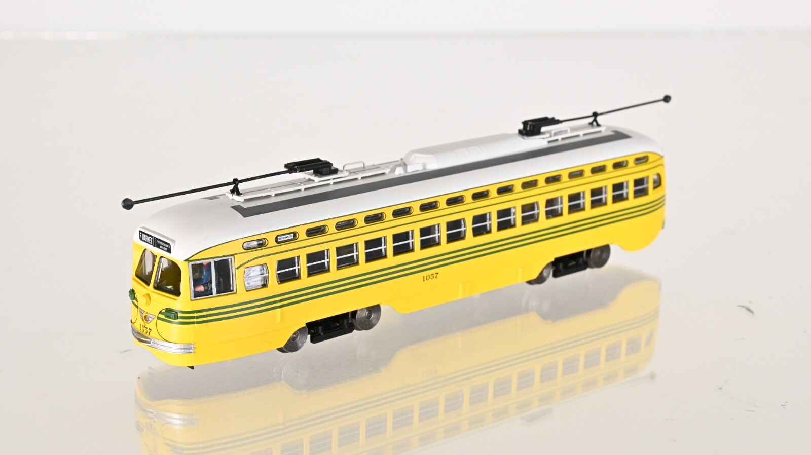 Bowser Cincinnatti PCC Streetcar HO scale