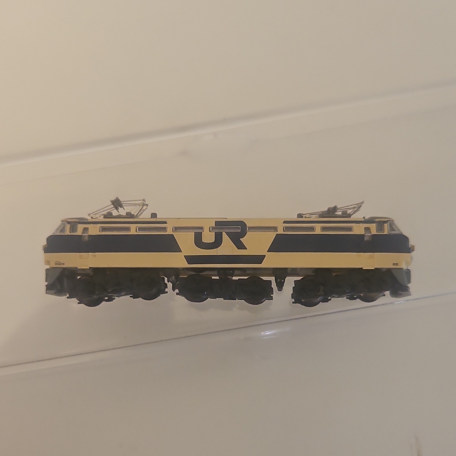 Rokuhan Z Gauge Electric Locomotive JR EF66 Trial Color Version T008-2