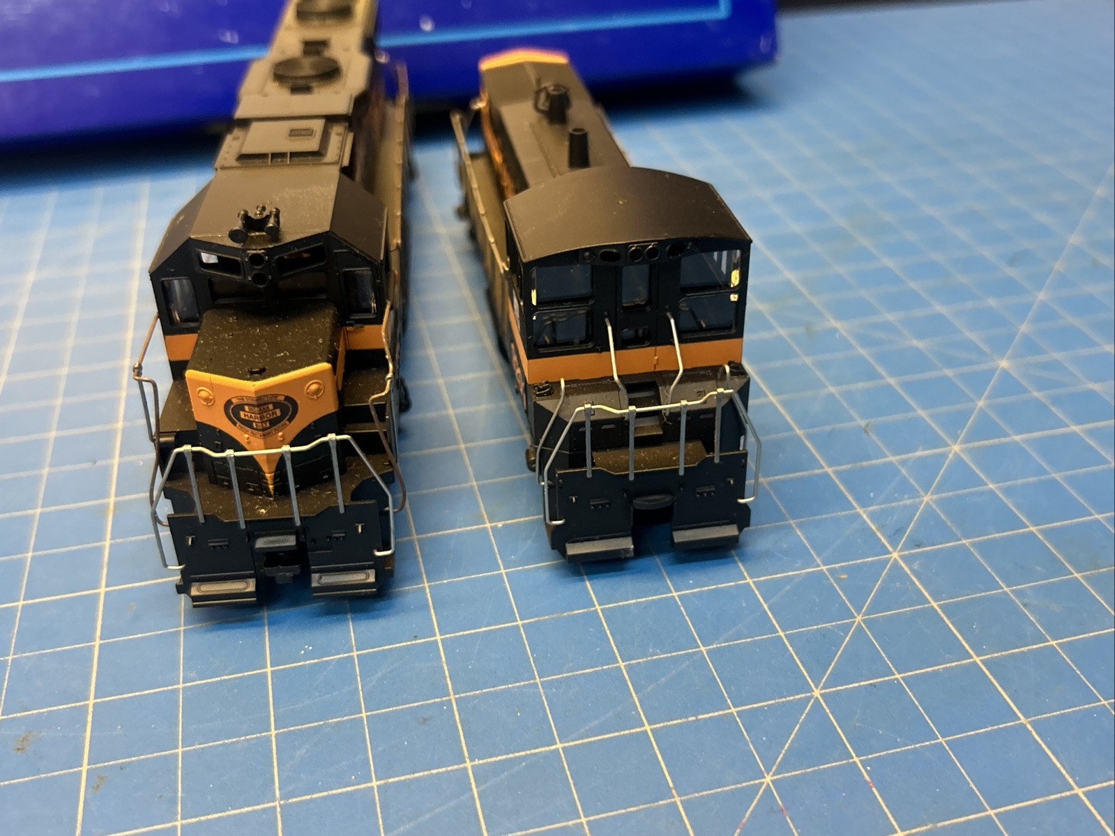 HO GP38-2 & SW1500 Set (Both Powered) IHB Indiana Harbor Belt DC Tested #2213