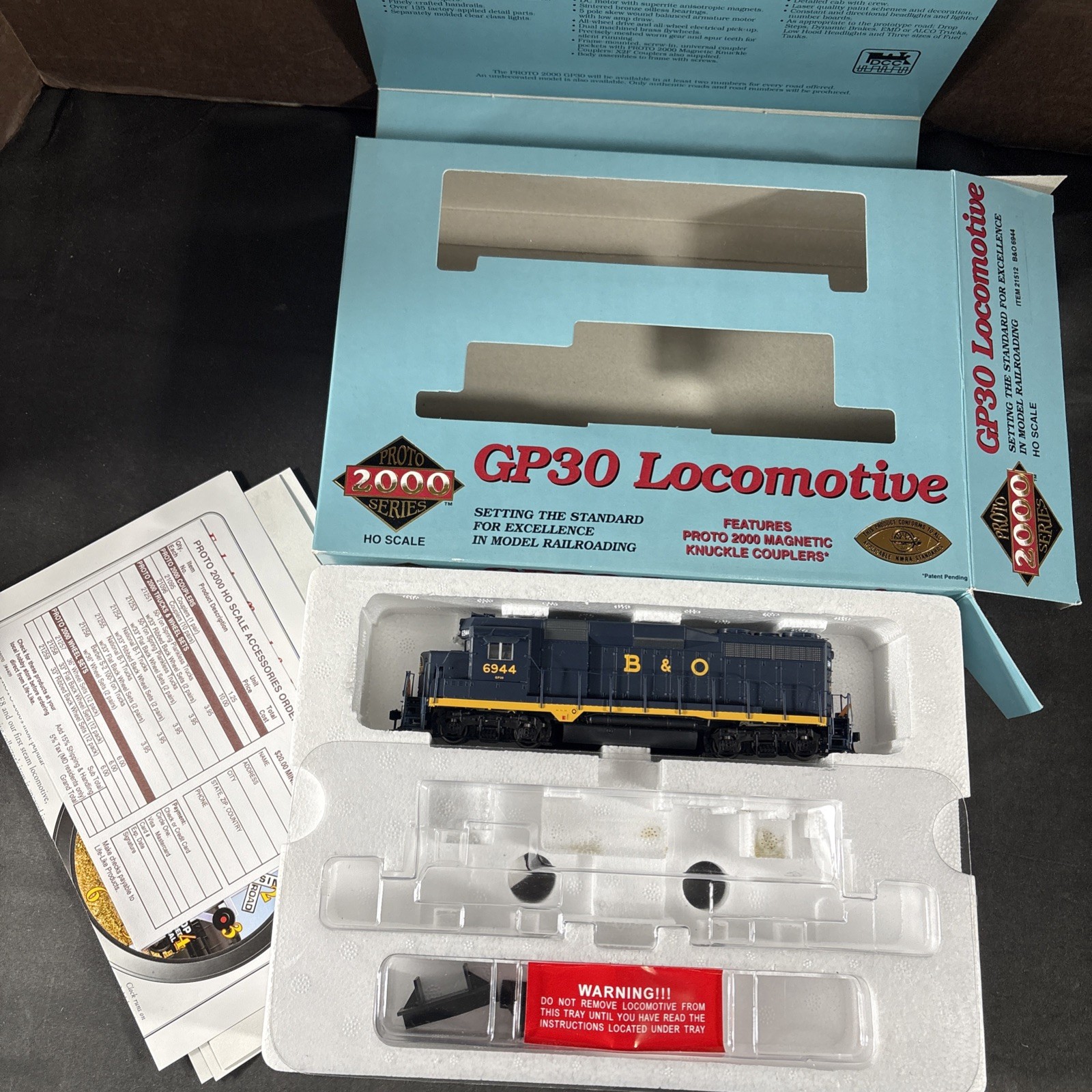 PROTO 2000 HO SCALE LOCOMOTIVE GP30 ASSEMBLED WORKING LN 21512 B&O 6944 DCC