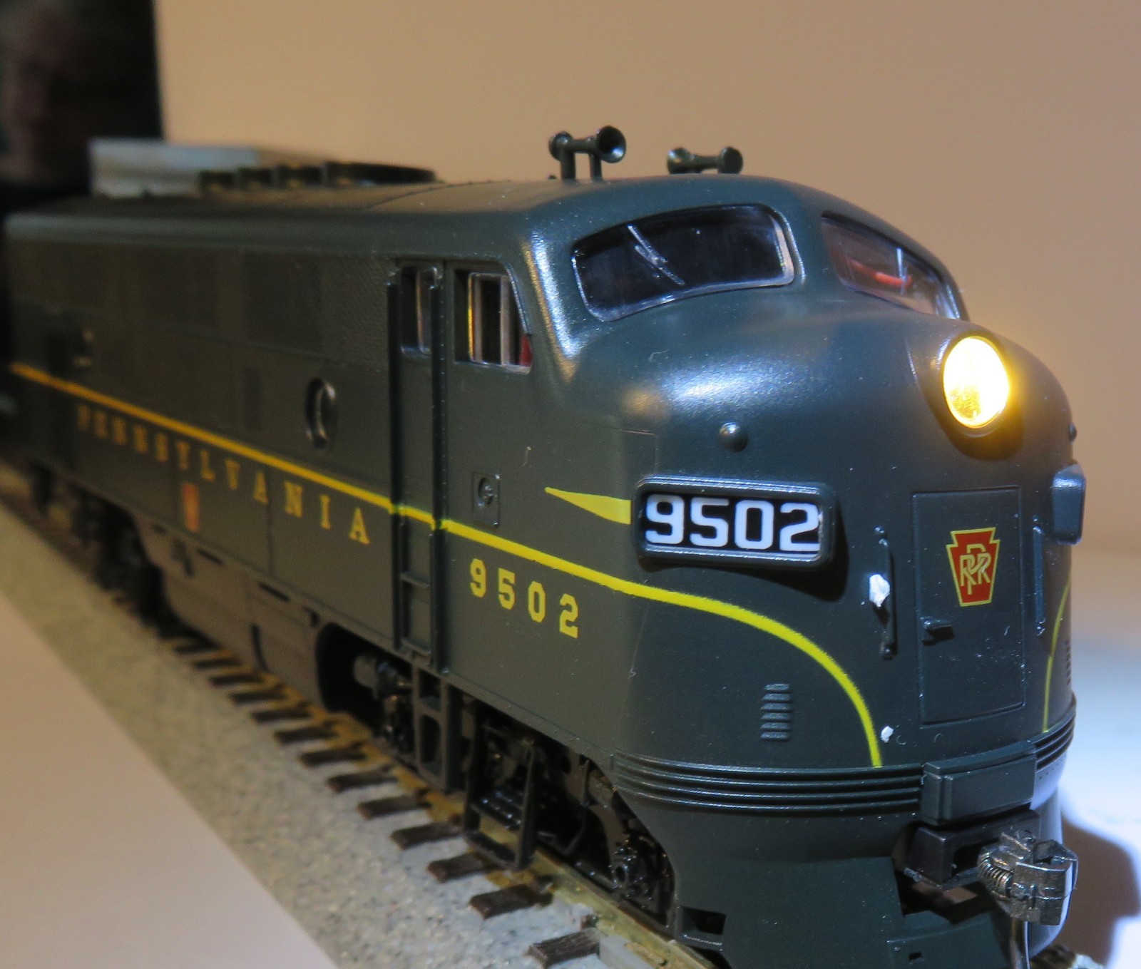 Proto-1000 PRR #9502 F3A DC/DCC, LED Headlight, Knuckle Couplers, NEW GEARS