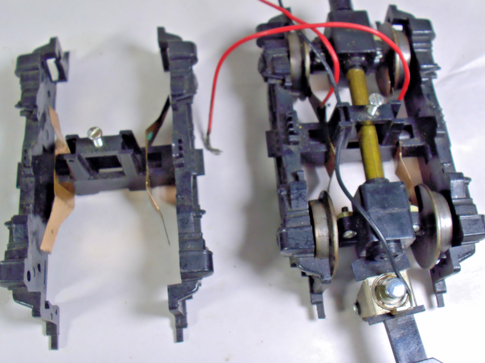 Lionel compatible O Gauge Scale 3 rail geared power truck & dummy truck Weaver ?