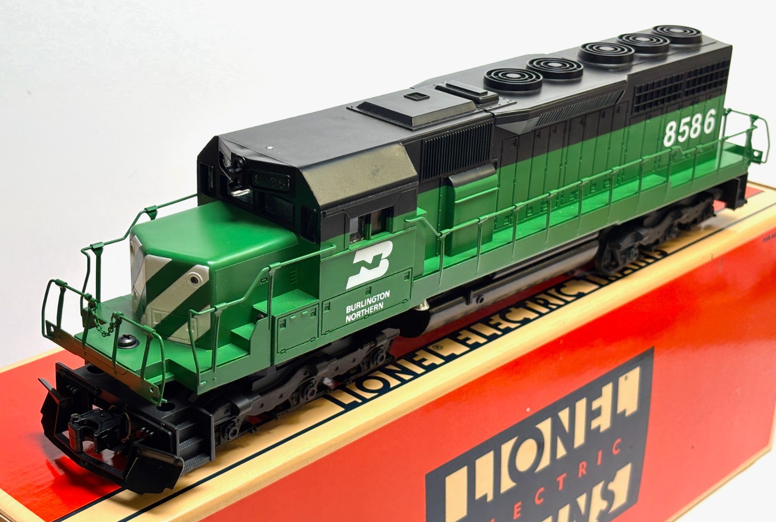 Lionel BN Burlington Northern SD-40 Unpowered Dummy #8586. 6-18208. Please Read!