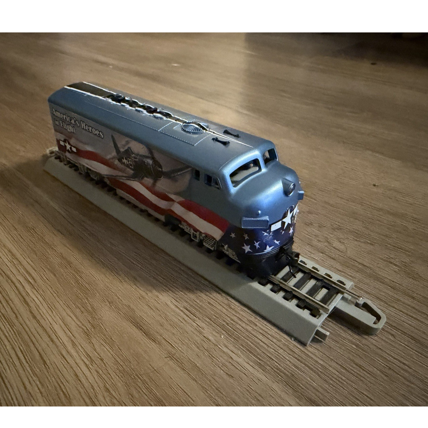 Bachmann HO Scale F7 Diesel Locomotive America’s Heroes in Flight K1701704