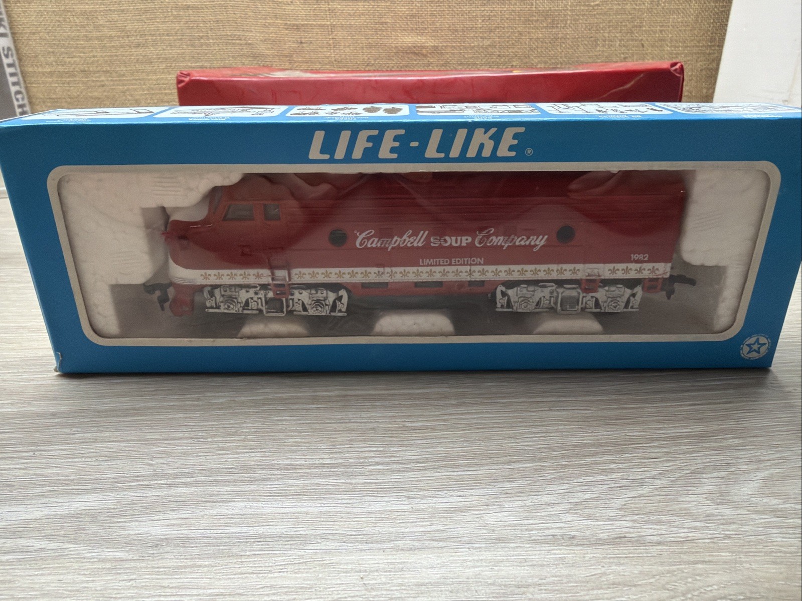 Life-Like 8373 F-7 Locomotive Campbell’s Soup Company HO Scale Railroad Engine