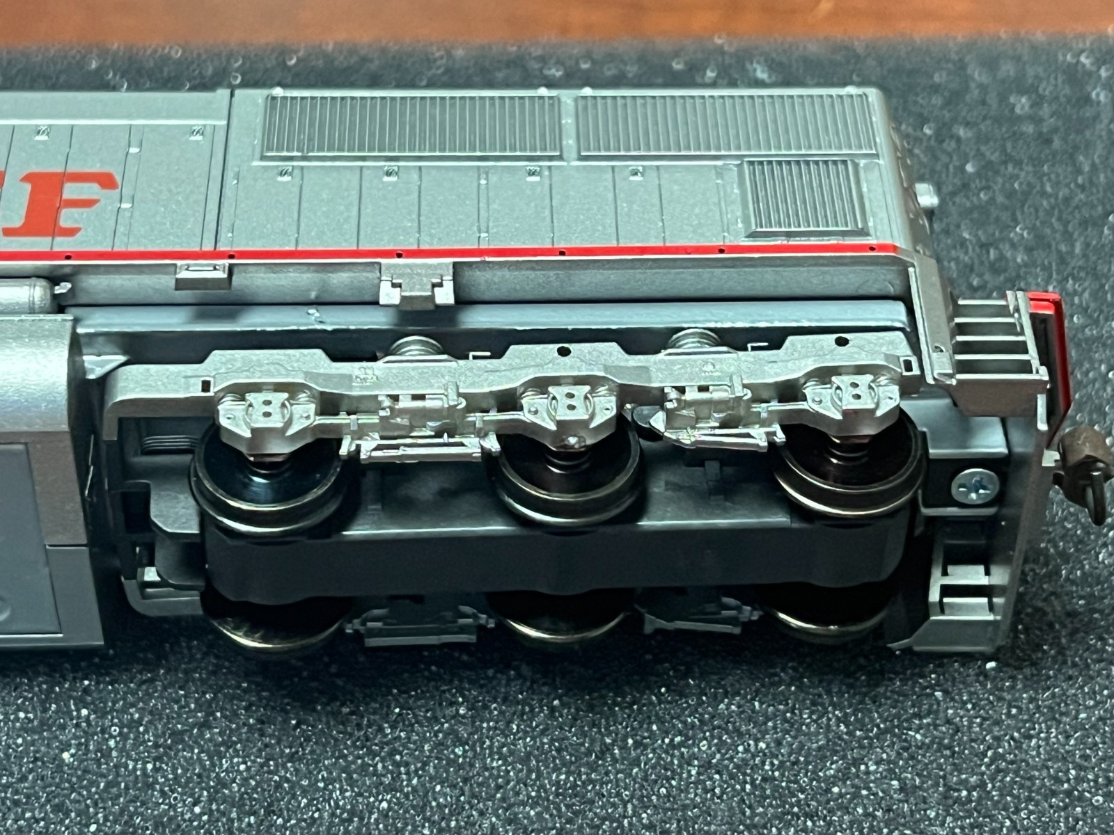 BNSF SD75I Locomotive – Rd# 8284 – Athearn Genesis (G6147) HO scale – NIB