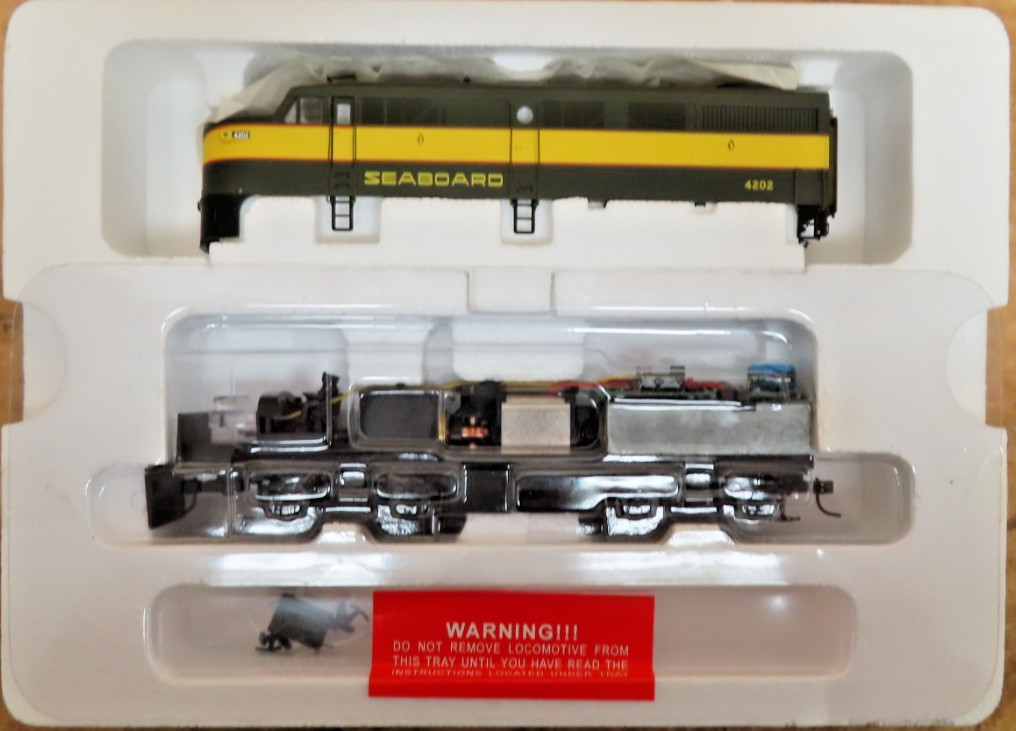 Proto 2000 23471 HO Scale Seaboard FA1/FB1 Diesel Set MT/Box