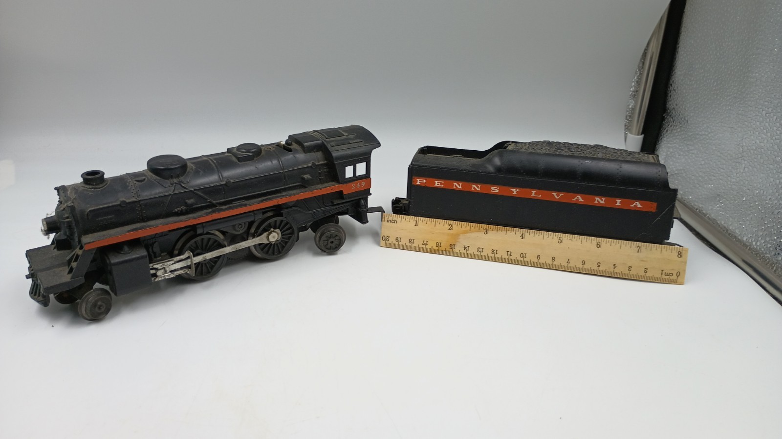 Lionel Steam Locomotive ~ PENNSYLVANIA RR ~ + 5 Cars As Shown