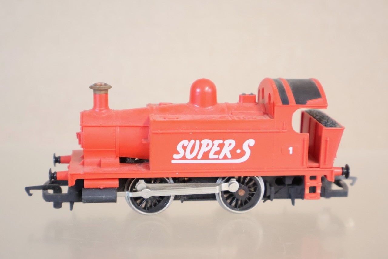 HORNBY 0-4-0 SUPER S HOLDEN CLASS 101 INDUSTRIAL TANK LOCOMOTIVE 1 om