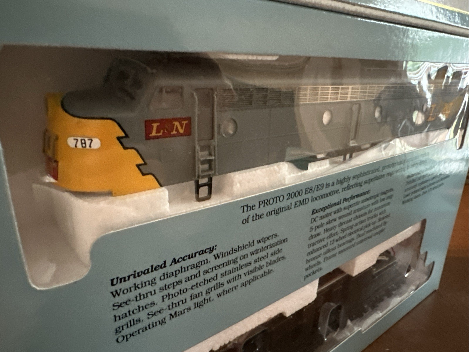 HO Locomotive Proto 2000 Louisville & Nashville RR EMD E8/9A L&N #787 UNTESTED