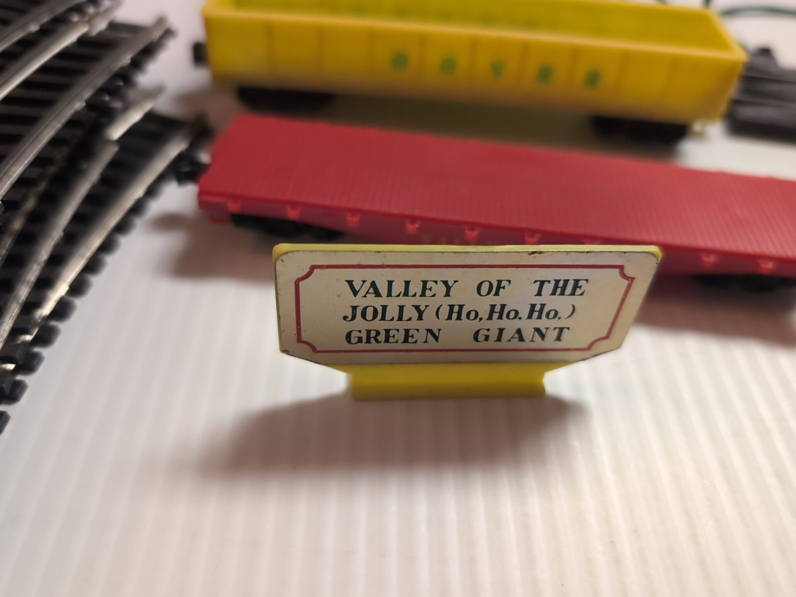 Marx Battery Operated Valley Express HO Train with track Tested
