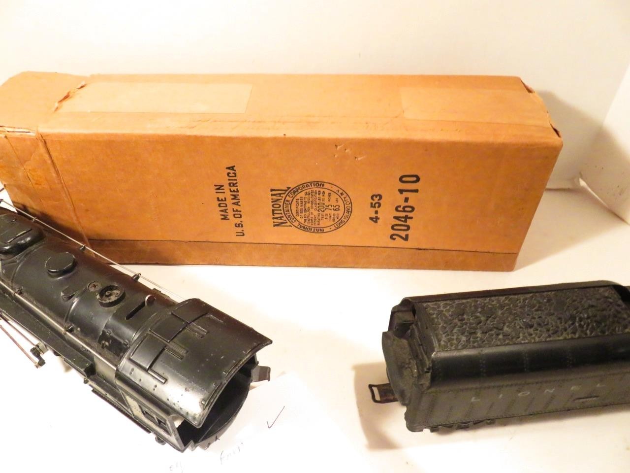 LIONEL POST-WAR TRAINS 2046 STEAM LOCO / 2046W TENDER- BOXED- 027/0- GOOD -W10