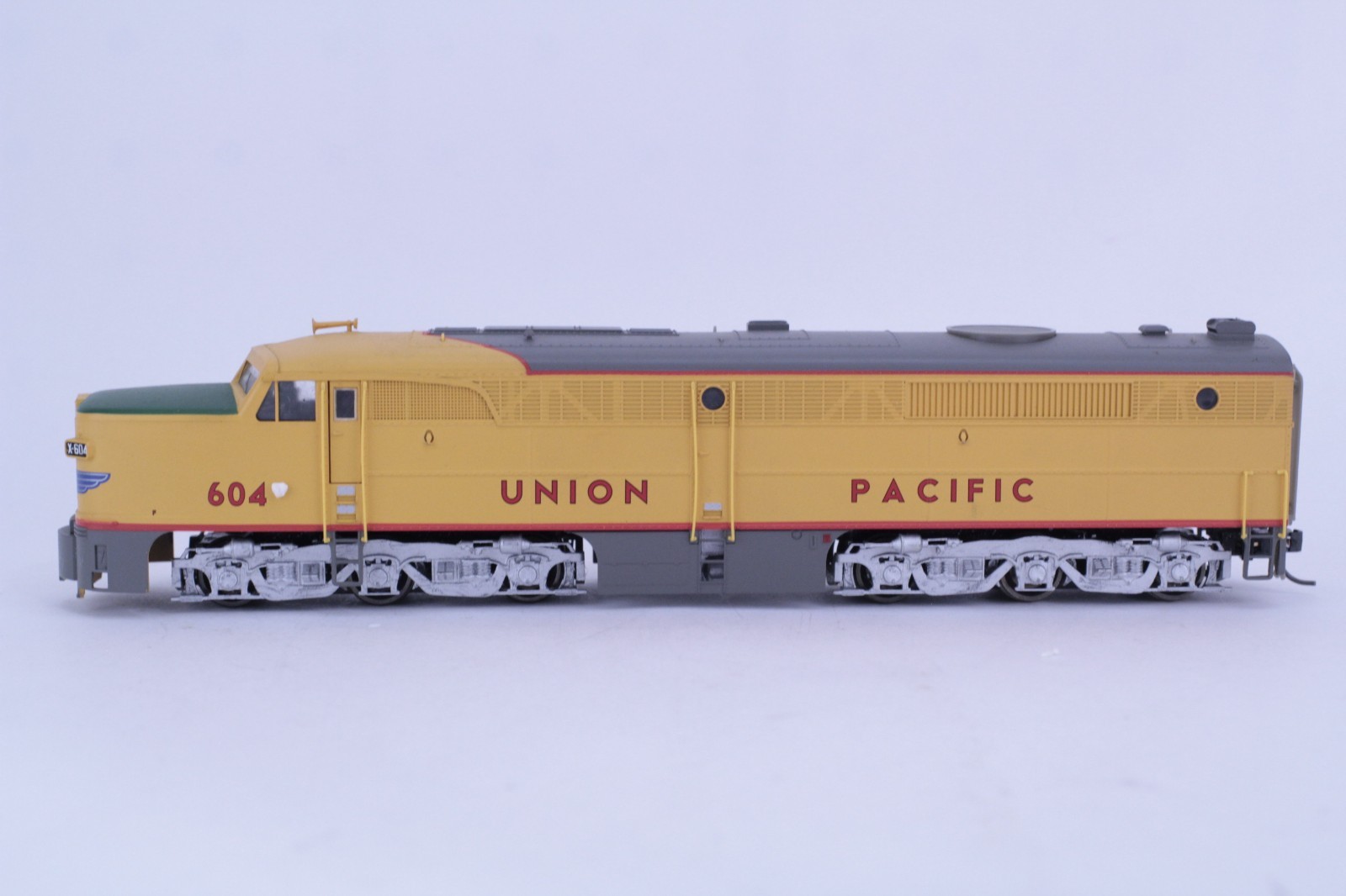 Proto2000 HO Scale Union Pacific UP #604 ALCo PA DC Powered Locomotive NEW GEARS