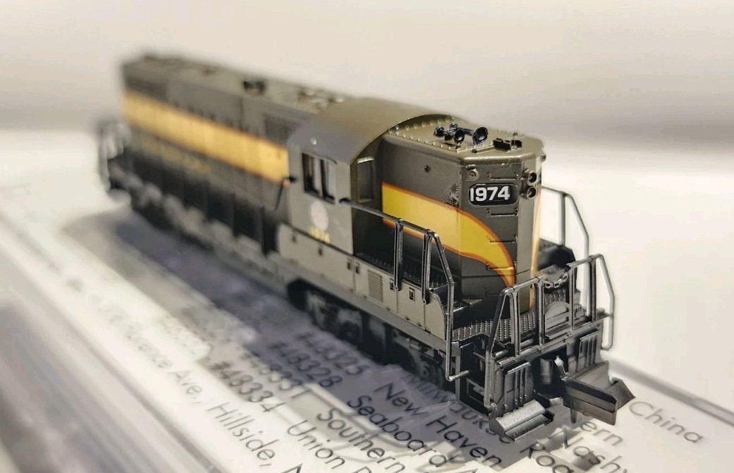 Atlas N Scale GP-9 Ph 2 Diesel Seaboard Air Line #1974