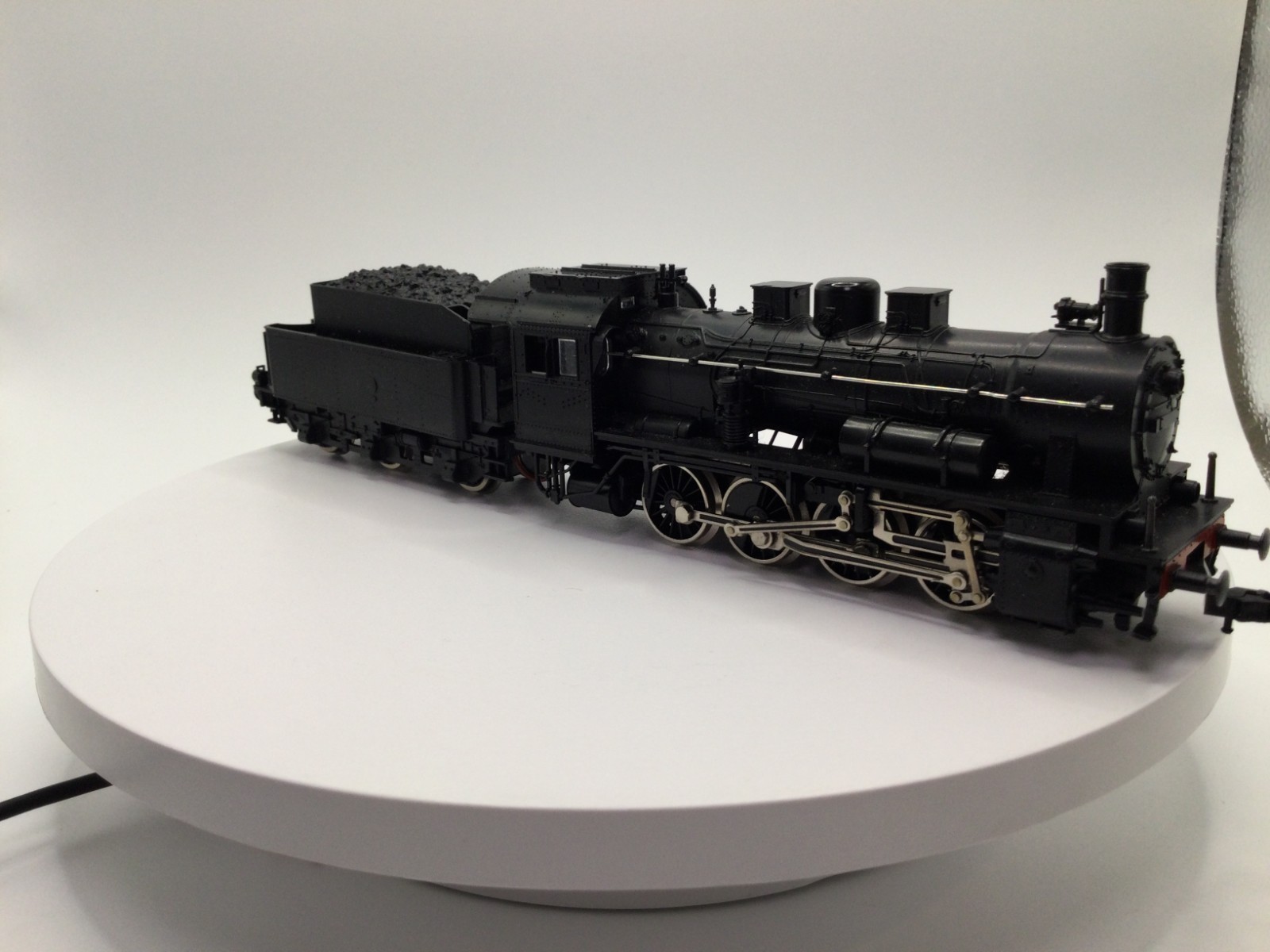 Fleischmann 4146 HO Scale SNCF 0-8-0 Steam Locomotive & Tender