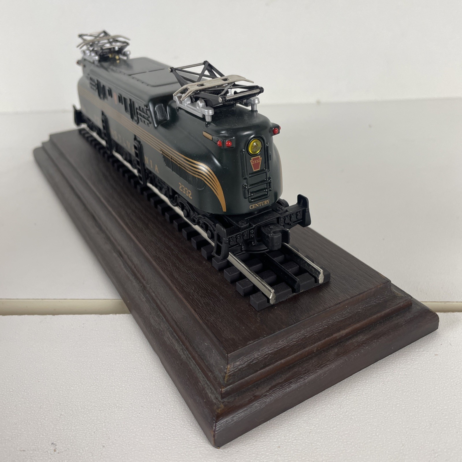 LIONEL Hallmark 2332 Pennsylvania GG-1 Electric Locomotive For Display In Case