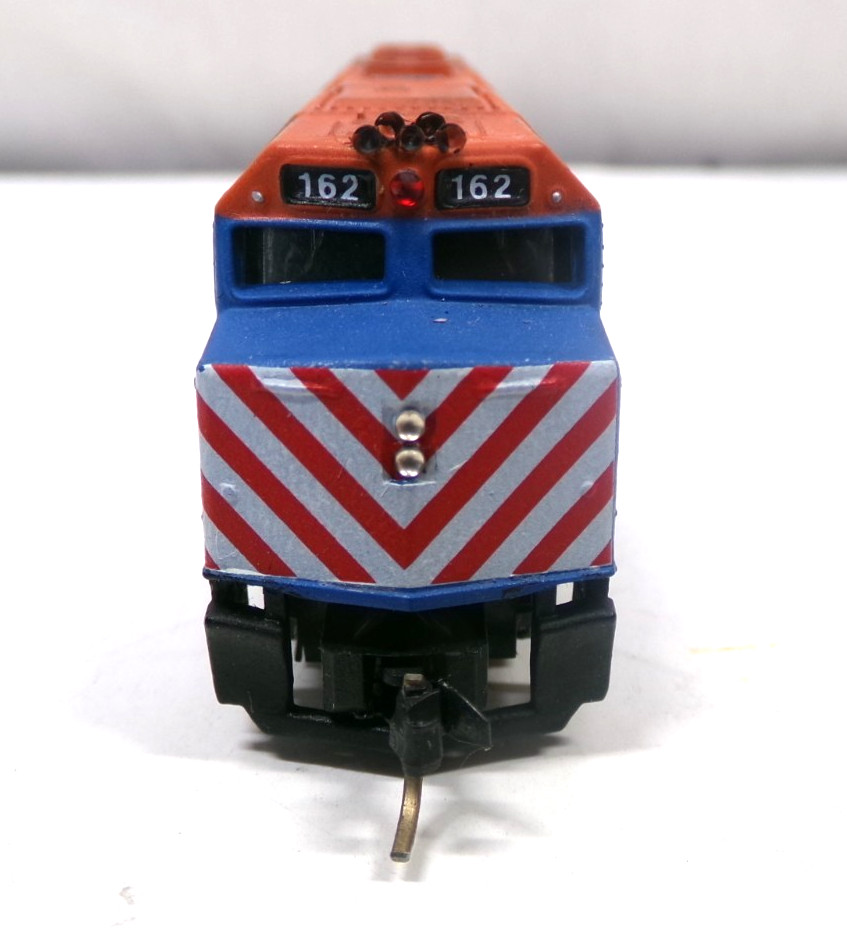 N scale Life-Like Metra City of Villa Park diesel engine (lot N 118)