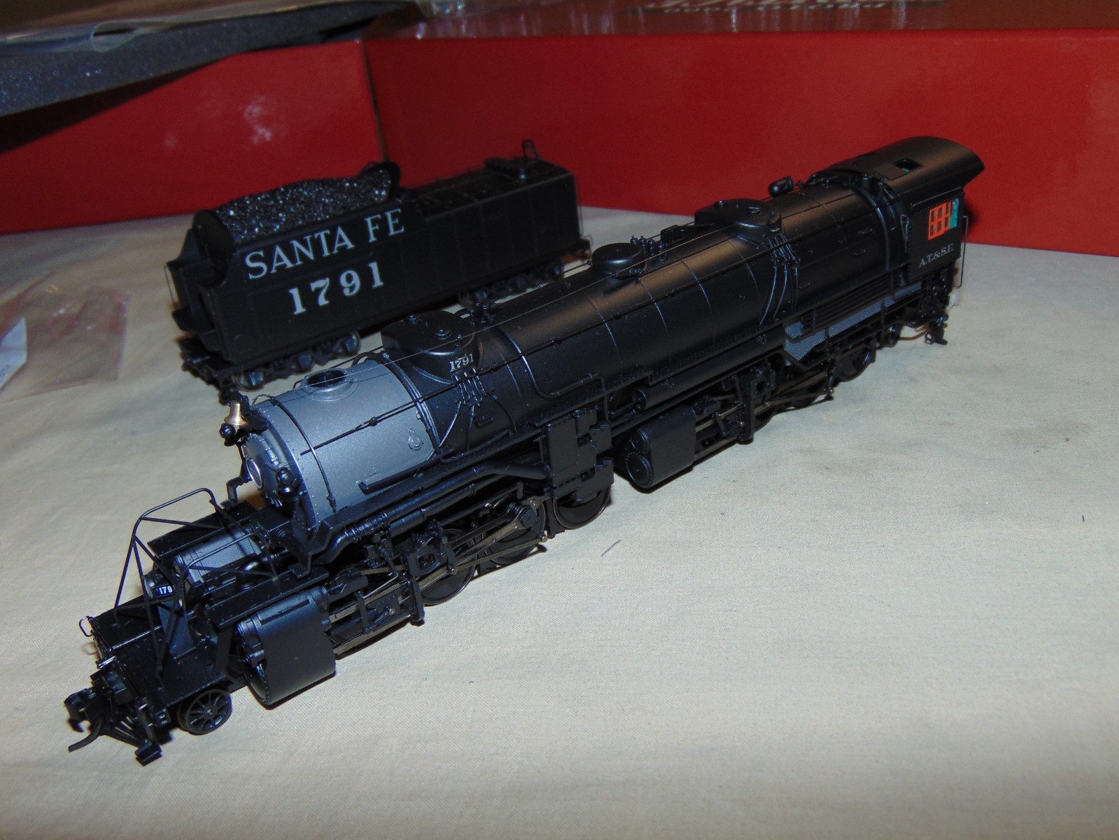 PROTO 2000 23336 SANTA FE 2-8-8-2 STEAM ENGINE + BOX