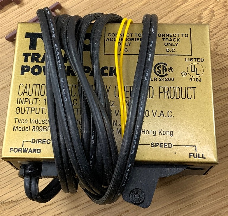 Tyco Rock Island Locomotive Train Set HO Scale Extra Track Power Pack Vintage