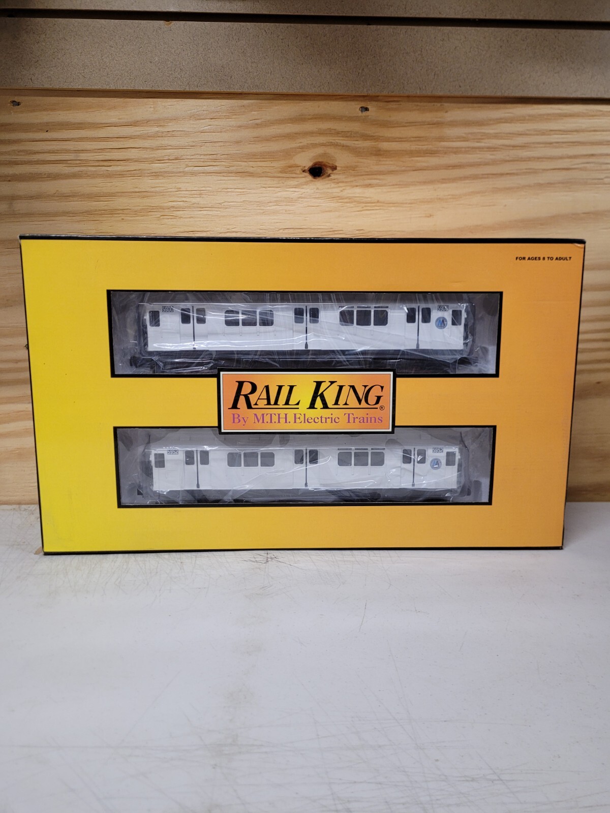 Railking by MTH 30-2372-1 Metropolitan Transportation (White) R-12 / 4-Car