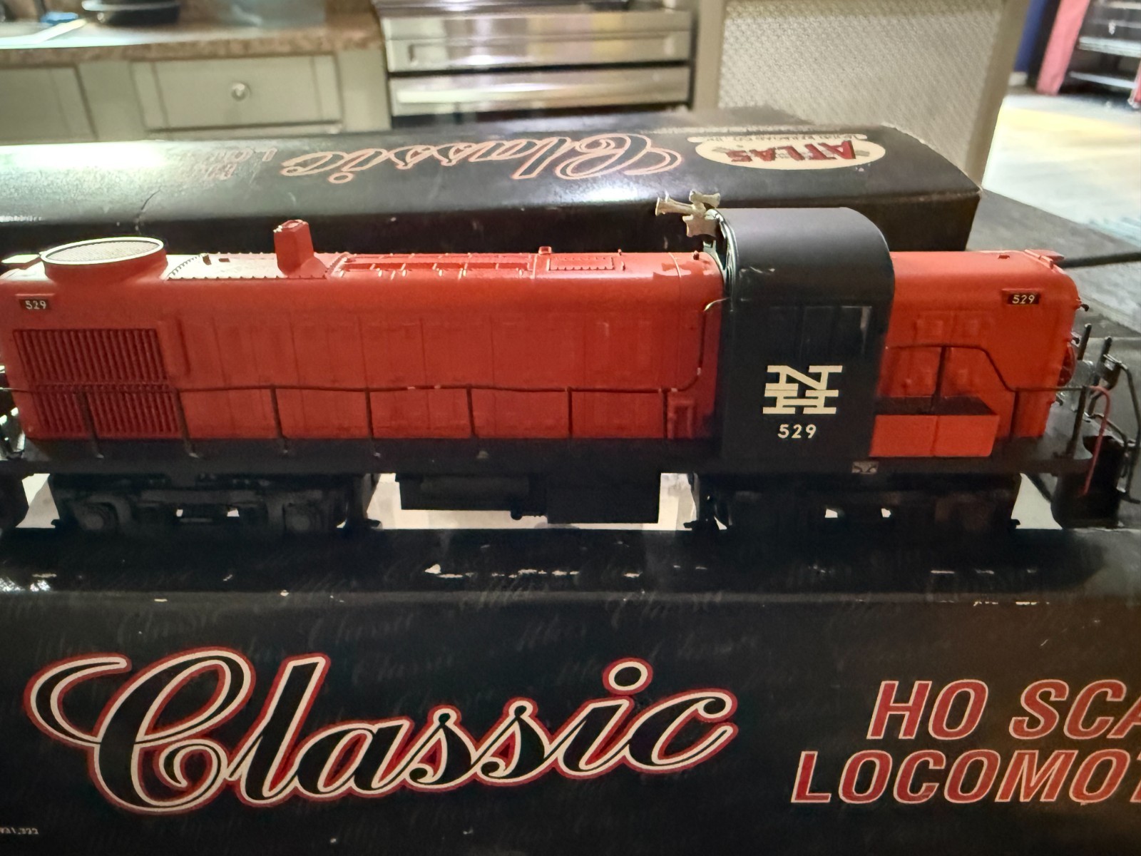 ATLAS Classic HO SCALE RS3 NEW HAVEN #529