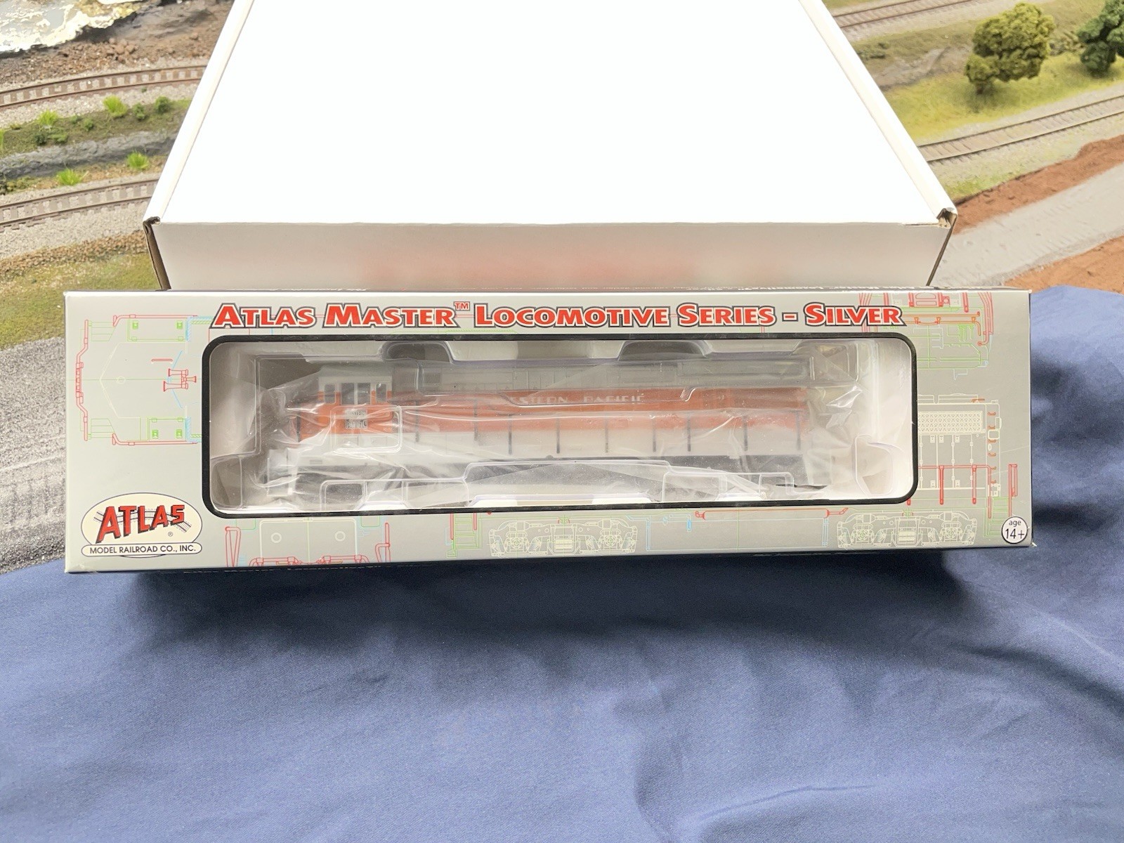 Western Pacific U30B – Road #758 HO scale locomotive.