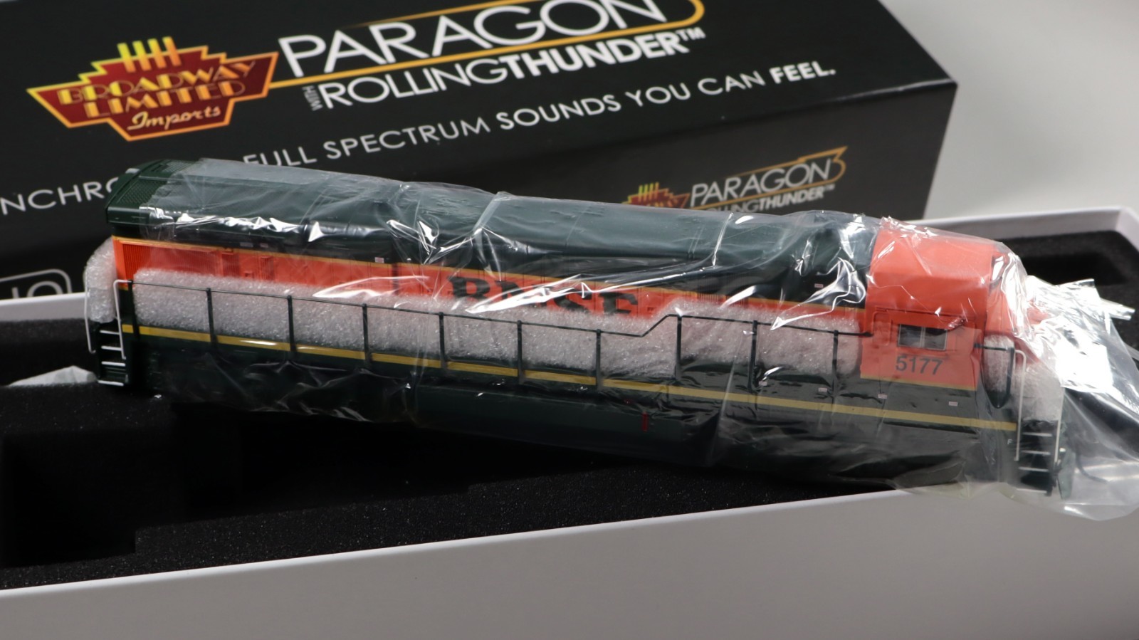 Broadway Limited #4407 Paragon 3 Rolling Thunder GE C30-7 BNSF 5177 sound DC/Dcc