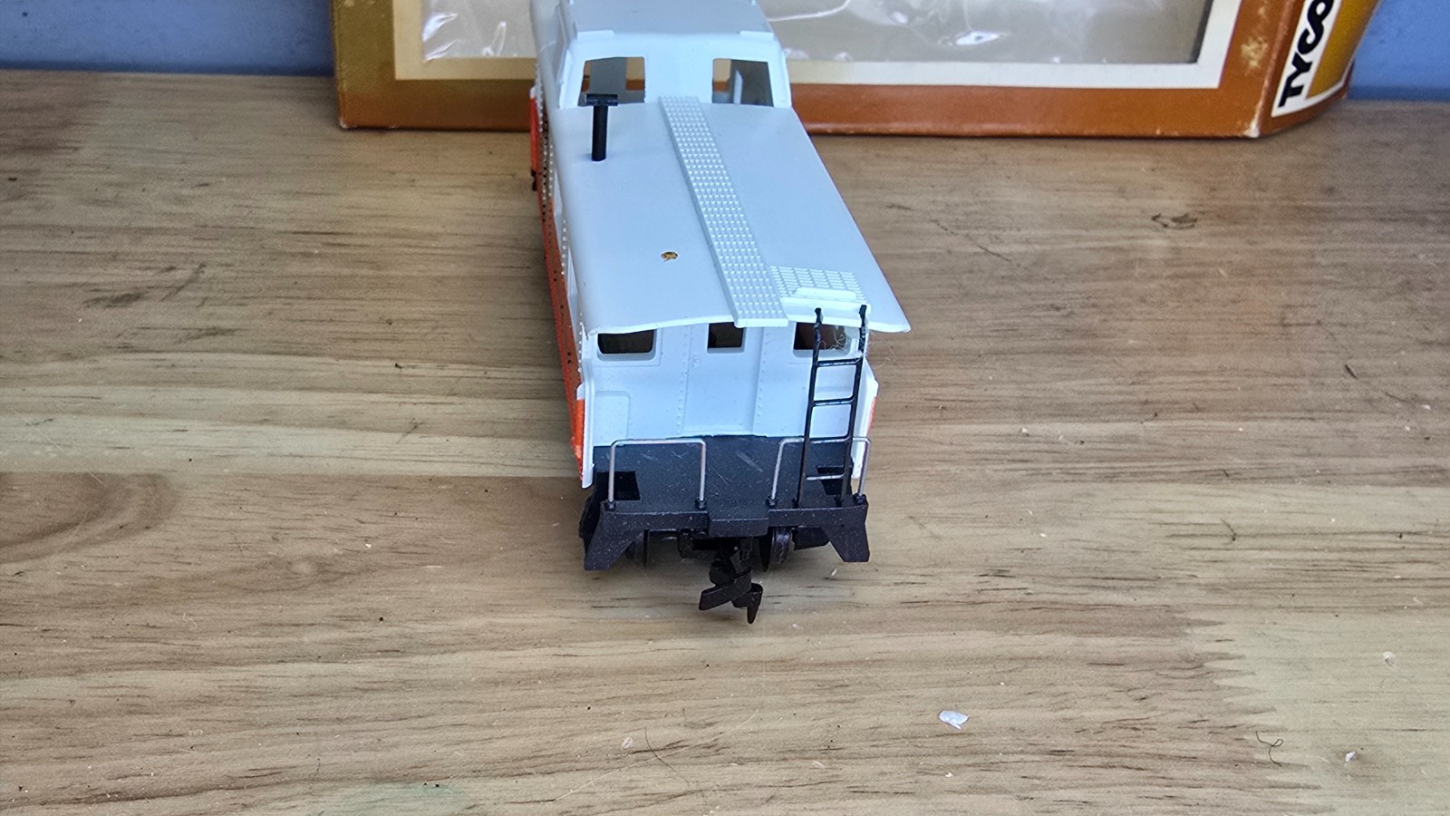 Tyco Illinois Central Gulf 8-Wheel Train Caboose ICG No. 327Z HO Scale with Box