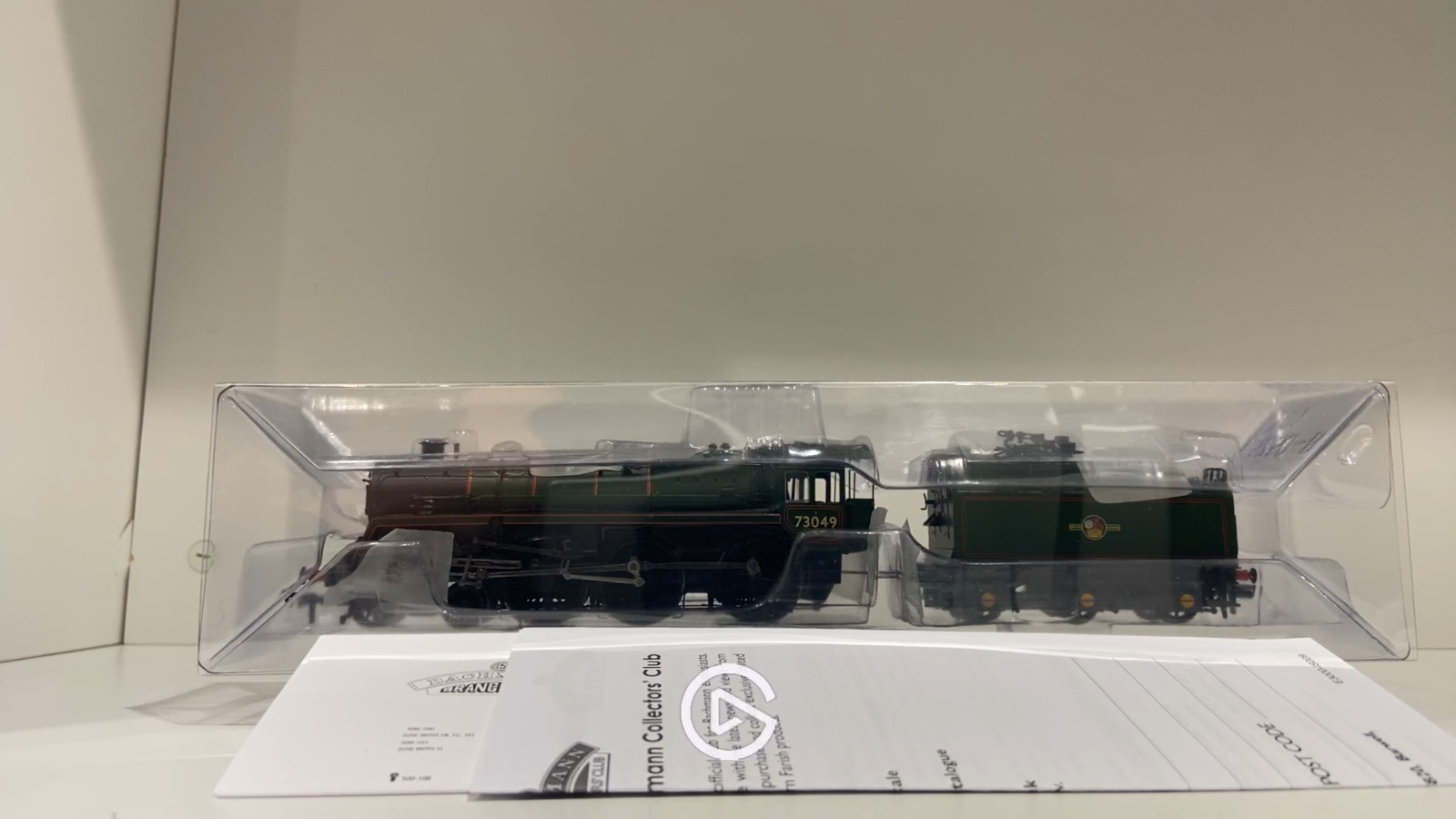 Bachmann Branchline 32-508 Standard Class 5MT 73049 BR Green Late Crest DCC