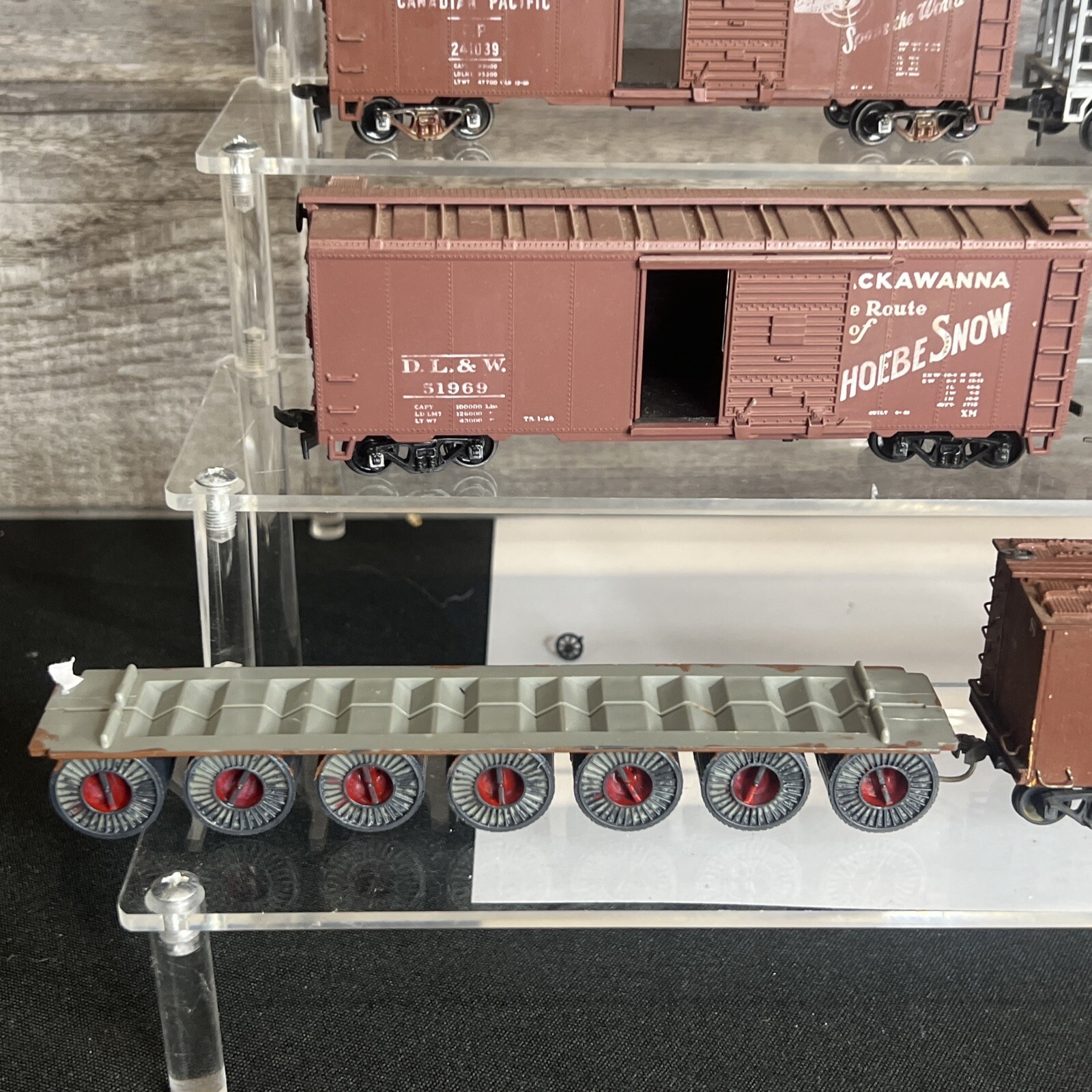 (8 Lot) HO SCALE Train Caboose Car Santa Fe Tanker TENDER MANTUA VARIOUS BRANDS