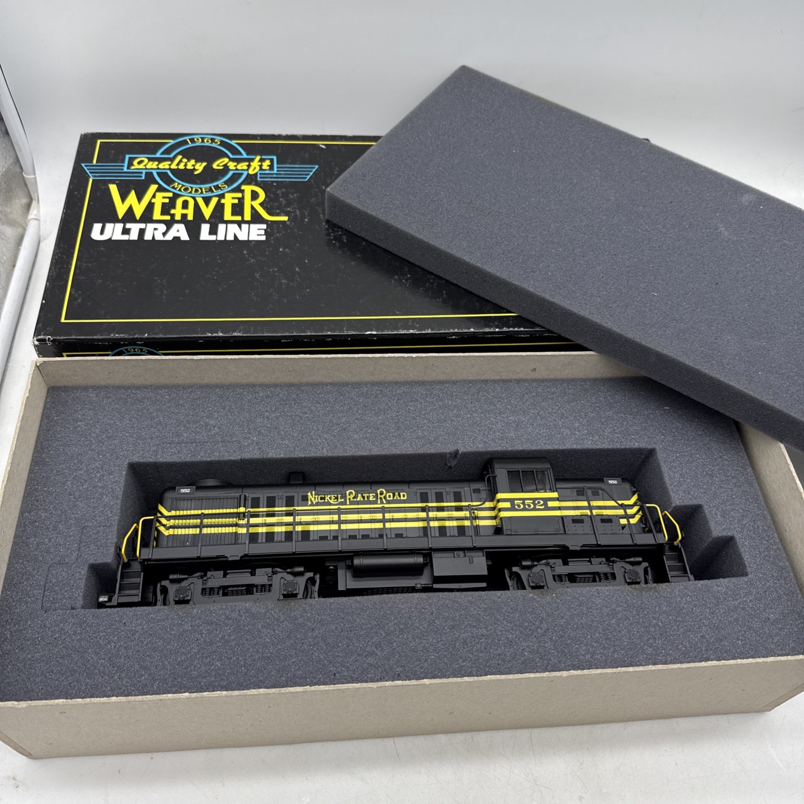 Weaver O scale RS-3 Diesel Locomotive #552 Nickel Plate Road