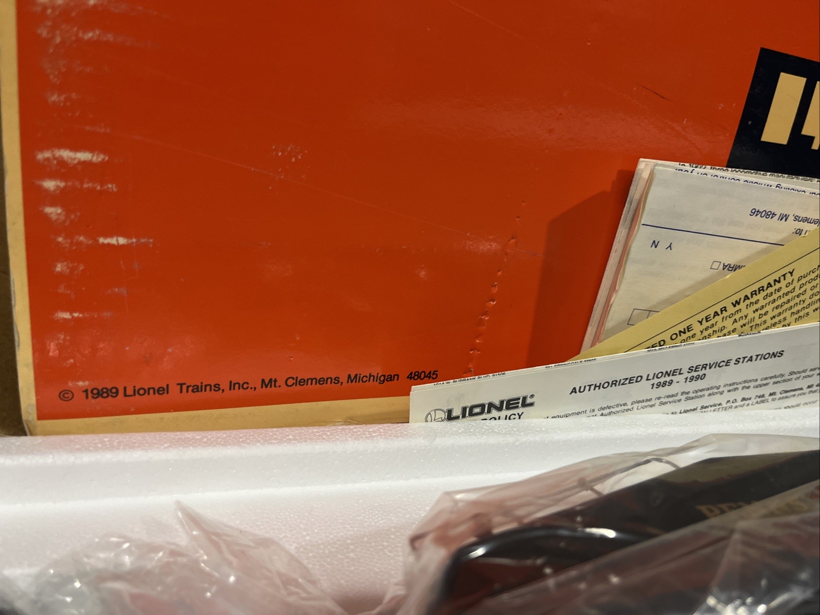Lionel 6-18000 O Gauge Pennsylvania 0-6-0 B6 Switcher Loco & Tender #8977 – MINT