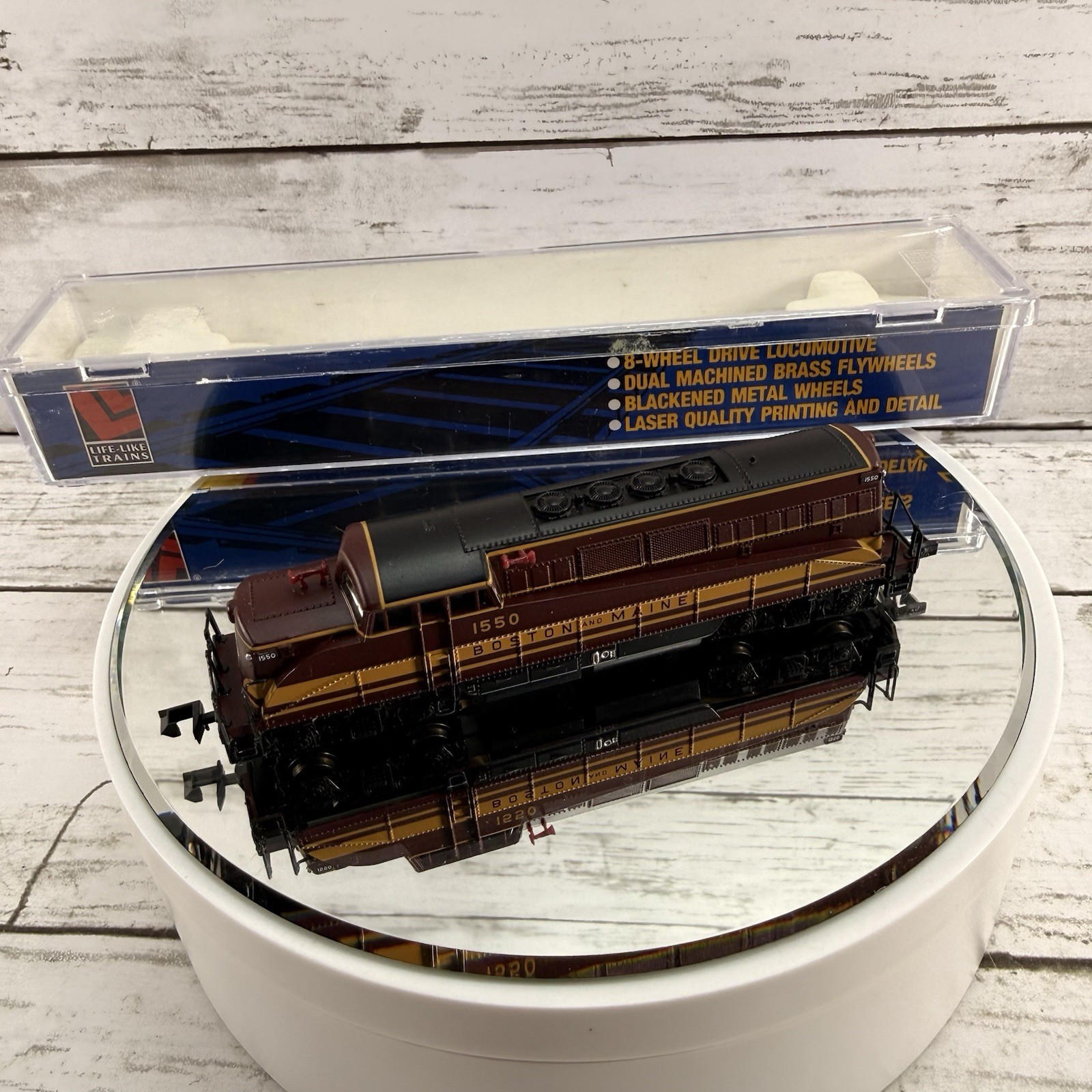 Life-Like N Scale BL2 Boston & Maine #1550 Diesel Locomotive Runs READ