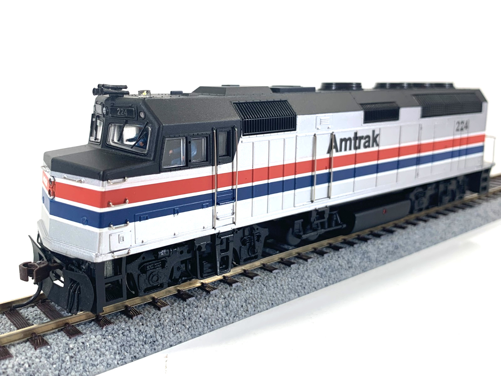 Bachmann Spectrum HO 87004 F40 PH Amtrak Phase 2 Diesel #224, DC only