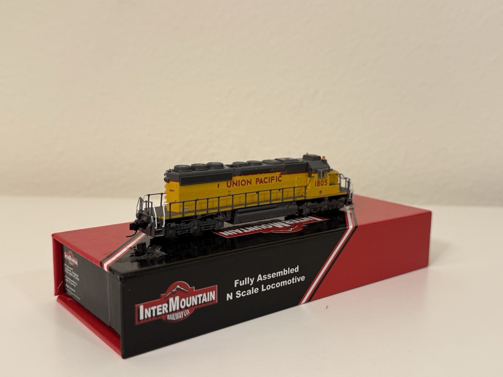Union Pacific SD40N #1805 DCC & Loksound 5 Micro N Scale Intermountain – SD40-2