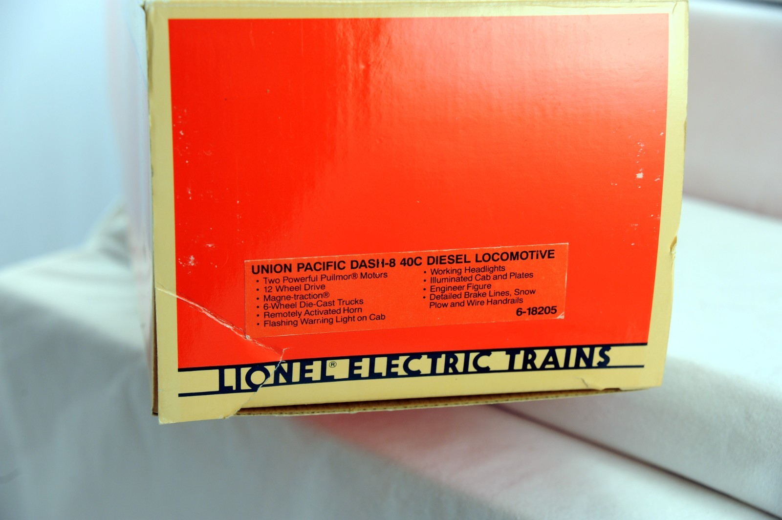 LIONEL 18205 UNION PACIFIC DASH-8 40C DIESEL ENGINE. TESTED. EXC COND (LN) IB.