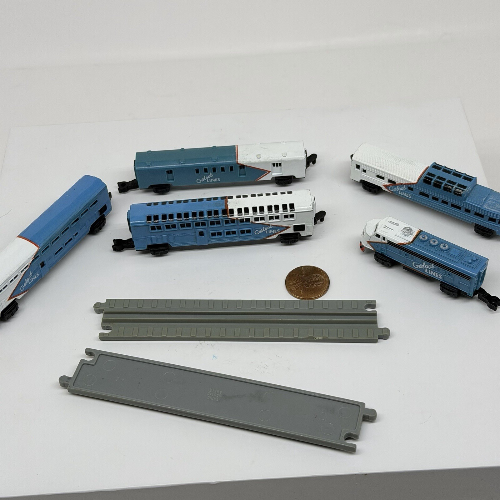 MICRO MACHINES 1989 MINIATURE 5 CAR AMERICAN PASSENGER TRAIN GALOOB LINES ENGINE
