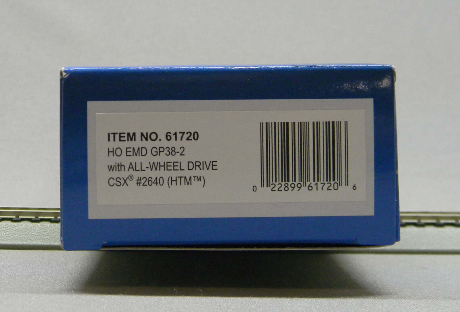 BACHMANN HO SCALE CSX GP38-2 DIESEL LOCOMOTIVE ENGINE w/ AWD #2640 BAC61720 NEW