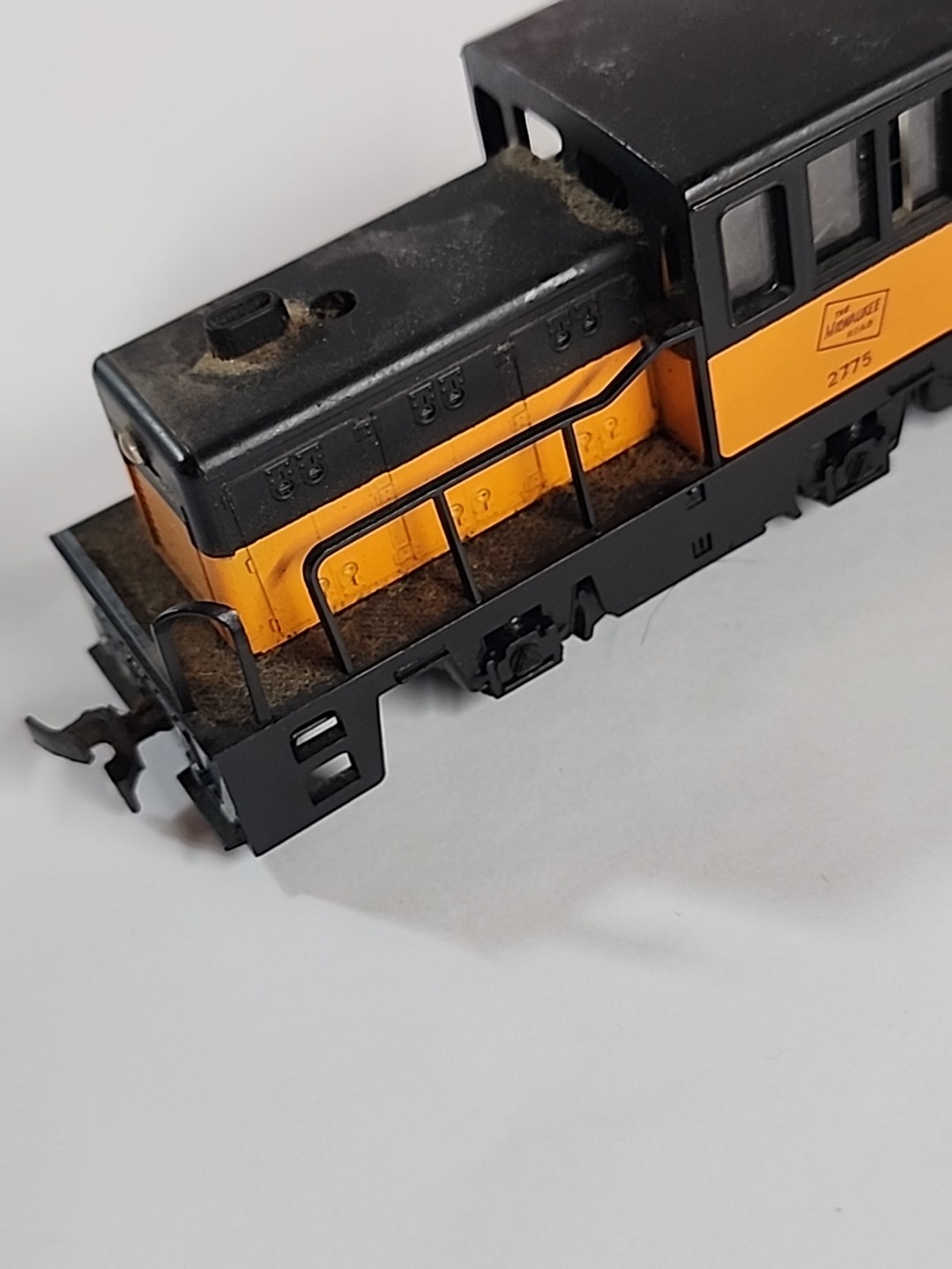 HO S THE MILWAUKEE ROAD No 2775 DOCKSIDE YARD SWITCHER Black & Orange